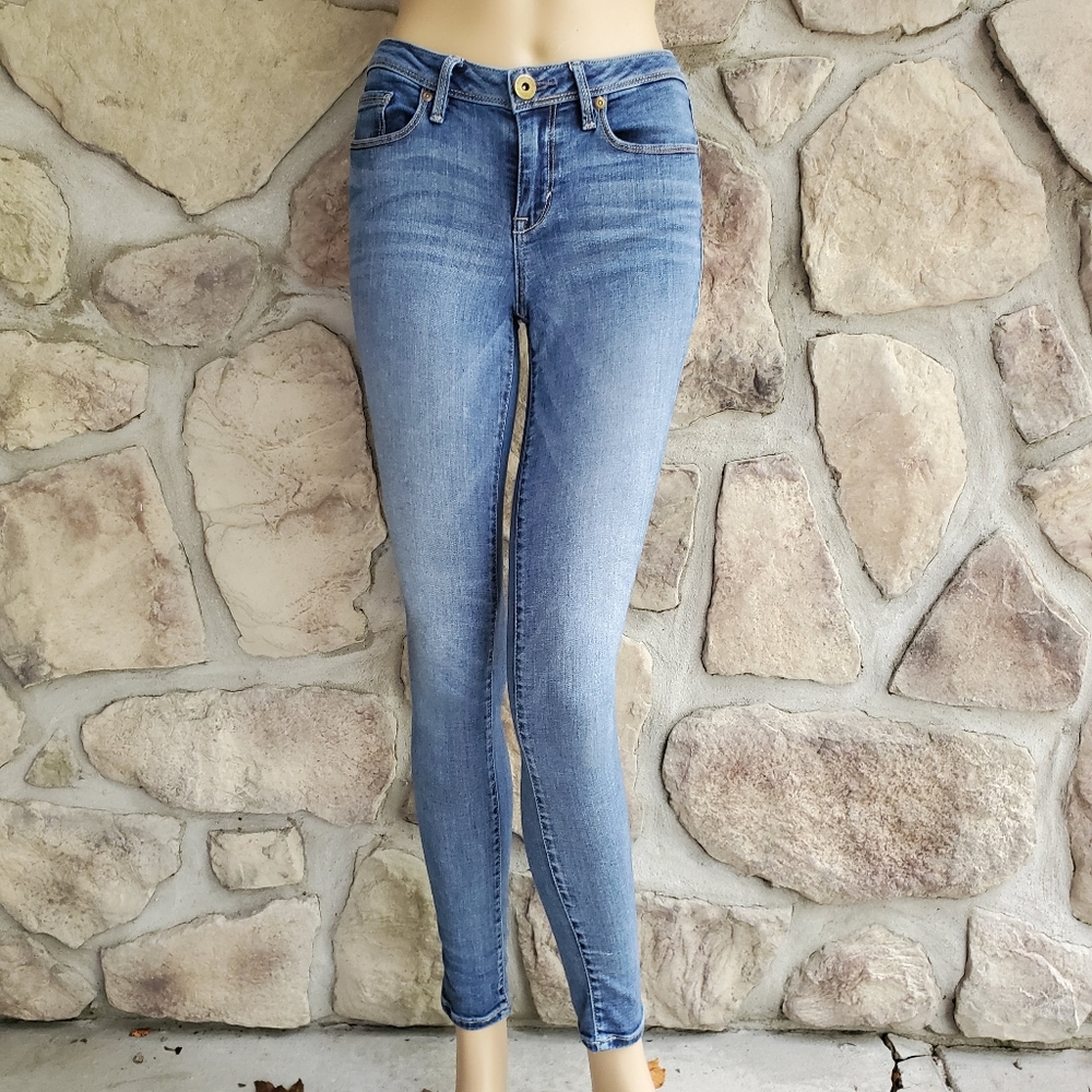 AMERICAN RAG | Light/Medium Wash Skinny Jeans